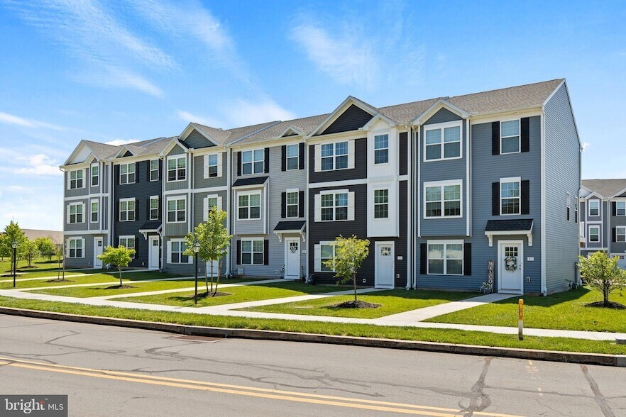 1201 Walnut Bottom Rd in Carlisle, PA - Building Photo