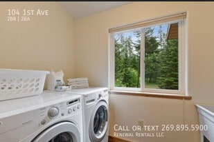 104 1st Ave in West Glacier, MT - Building Photo