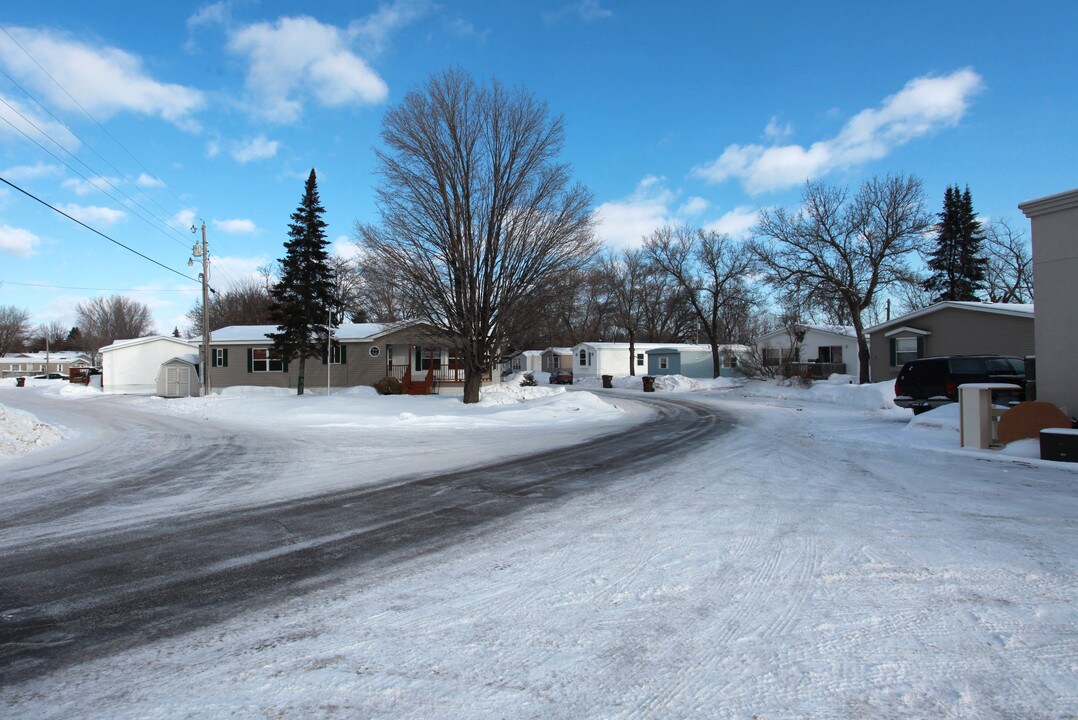 Tower Terrace Mobile Home Park in Greenfield, MN - Building Photo