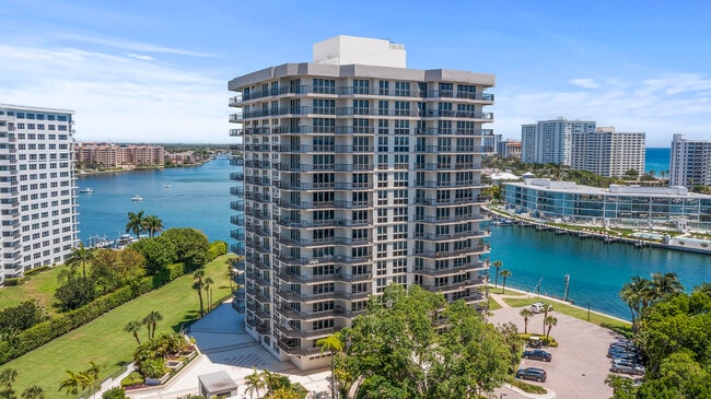 901 E Camino Real in Boca Raton, FL - Building Photo - Building Photo