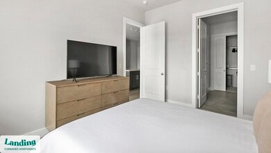 1215 Sawyer St, Unit 328 in Houston, TX - Foto de edificio - Building Photo