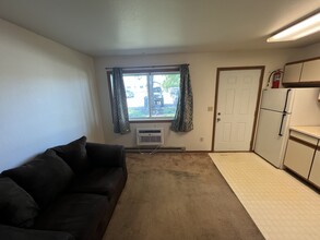 1203 34th St Cir S in Moorhead, MN - Building Photo - Building Photo