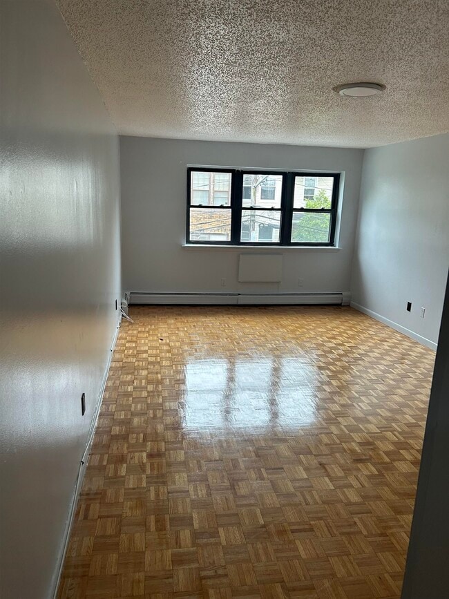 708 JFK Blvd E in Weehawken, NJ - Building Photo - Building Photo