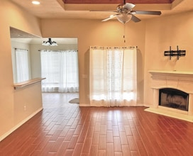 206 S 9th St in Nederland, TX - Building Photo - Building Photo
