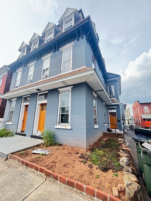 42 N State St in Ephrata, PA - Building Photo - Building Photo