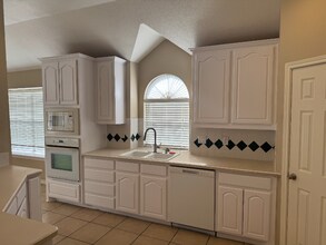 903 Redbud Dr in Allen, TX - Foto de edificio - Building Photo