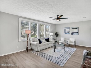 1532 Parrish Pl in Jacksonville, FL - Building Photo - Building Photo