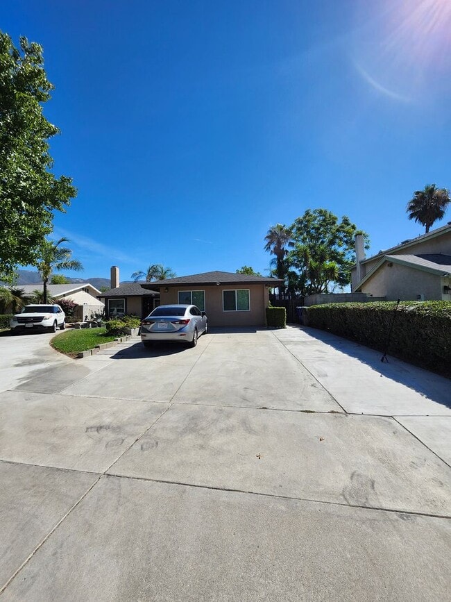 property at 2276 La Salle Ave
