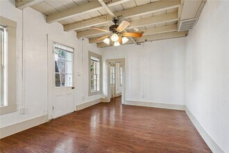 1112 Royal St, Unit A in New Orleans, LA - Foto de edificio - Building Photo