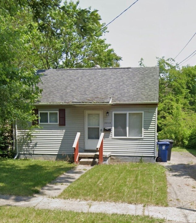 3010 Berkley St in Flint, MI - Foto de edificio
