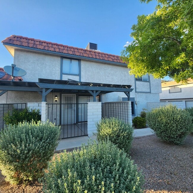property at 6909 Round Tree Dr