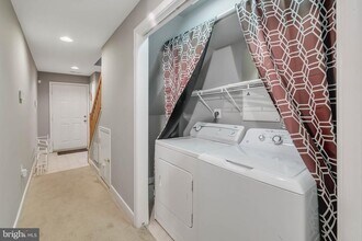 6052 Ticket Way in Woodbridge, VA - Building Photo - Building Photo