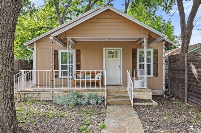 property at 1120 1/2 Tillery St