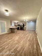 514 Eagle Pointe Dr in Louisville, KY - Building Photo - Building Photo