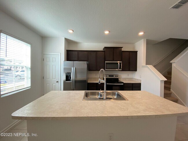 8313 Zenith Cir in Jacksonville, FL - Building Photo - Building Photo