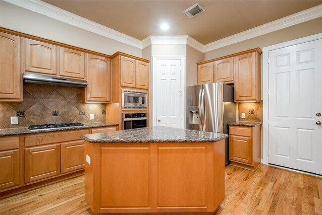 2906 Royal Oaks Crest in Houston, TX - Building Photo - Building Photo