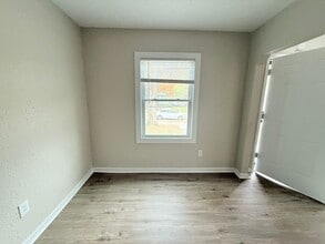 This beautifully updated 3-bedroom, 1-bath in Detroit, MI - Building Photo - Building Photo