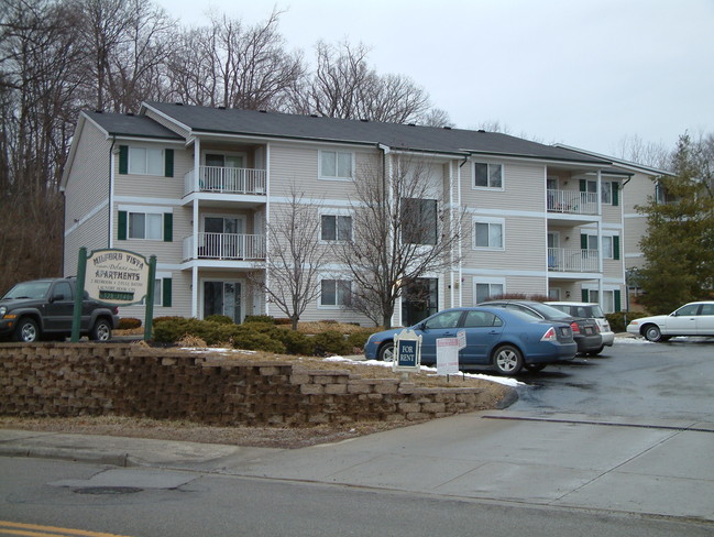 Davis Square in Milford, OH - Foto de edificio - Building Photo