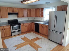 609 Mann Rd in Deale, MD - Building Photo - Building Photo
