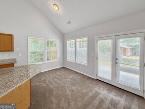 9108 S Sterling Lakes Dr in Covington, GA - Building Photo - Building Photo