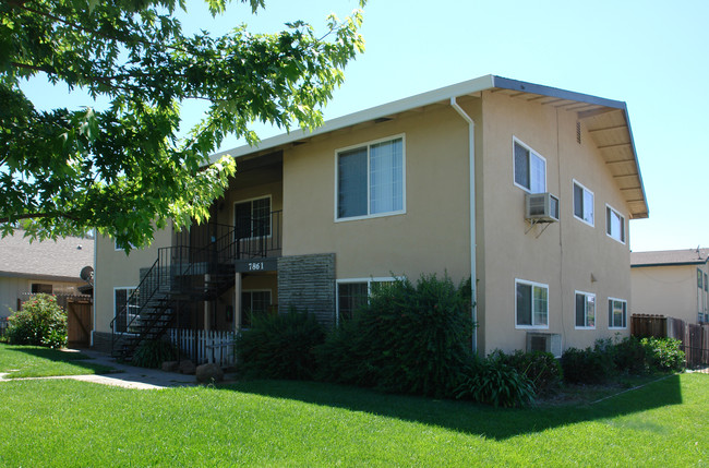 7861 Lialana Way in Citrus Heights, CA - Building Photo - Building Photo