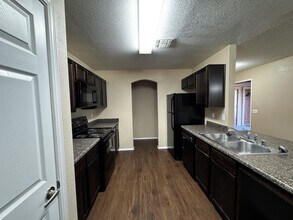 9811 Socorro Rd in El Paso, TX - Building Photo - Building Photo
