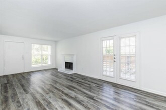 18001 Cypress Trace Rd, Unit 2504 in Houston, TX - Building Photo - Building Photo