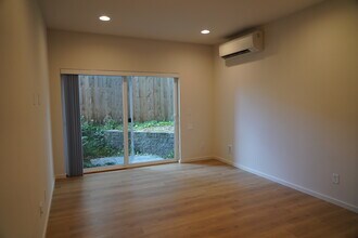 3631 1st Ave NW in Seattle, WA - Foto de edificio - Building Photo