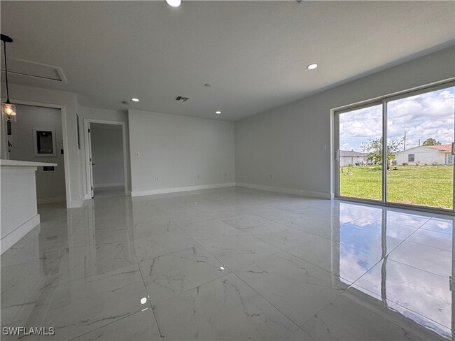 2902 27th St SW in Lehigh Acres, FL - Foto de edificio - Building Photo