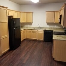 568 N Longfellow Ln in Fayetteville, AR - Foto de edificio - Building Photo