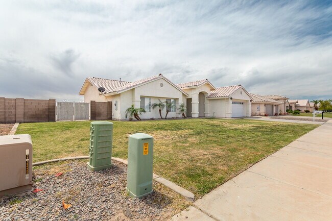 3481 W 27th Ln in Yuma, AZ - Building Photo - Building Photo