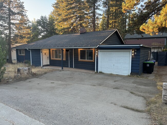 property at 1677 Glenwood Way