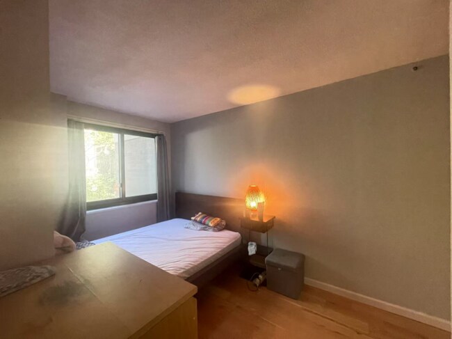 77 Fulton St in New York, NY - Building Photo - Building Photo