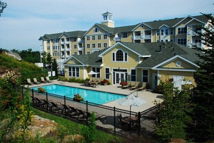 Lynnfield Commons Apartments