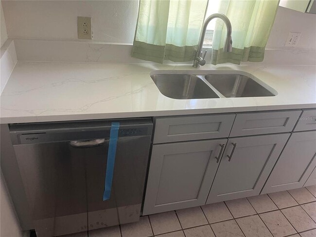 6410 Moss Way in Tampa, FL - Building Photo - Building Photo