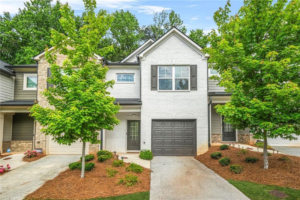 3181 Meadowstone Ln SW in Atlanta, GA - Building Photo