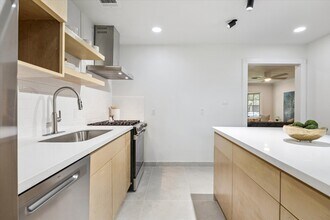 3726 Las Palmas St in Houston, TX - Foto de edificio - Building Photo