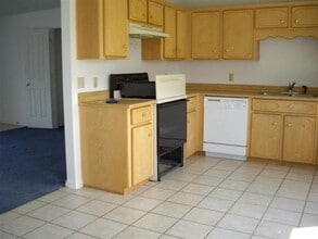 803 Amy Ct in Hinesville, GA - Building Photo - Building Photo
