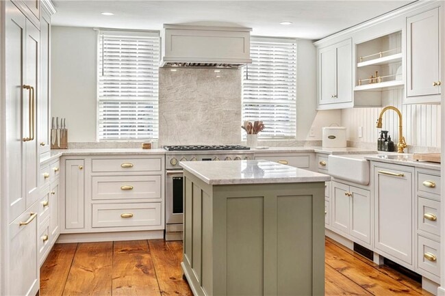 108 Prospect Hill St