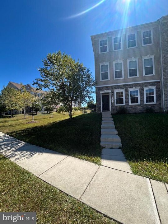 2871 Burrows Ln in Ellicott City, MD - Building Photo