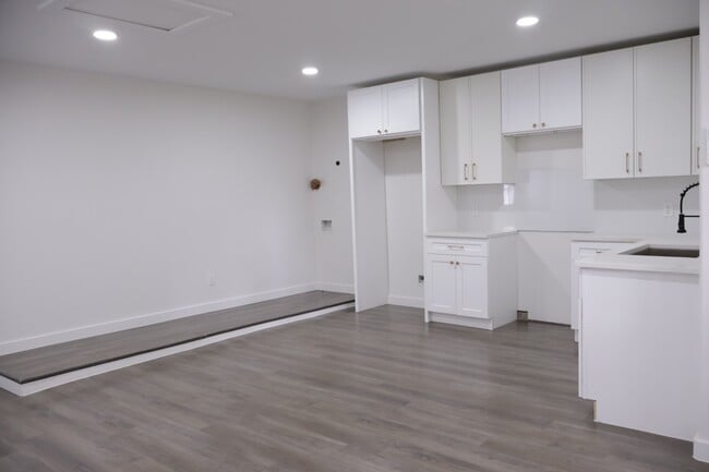 5502 Ashgate Dr in Spring, TX - Building Photo - Building Photo