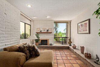 7401 N Scottsdale Rd in Paradise Valley, AZ - Building Photo - Building Photo