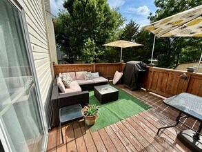 12 Wanda Ct in Mount Holly, NJ - Foto de edificio - Building Photo