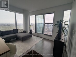 181 Dundas St E in Toronto, ON - Building Photo - Building Photo