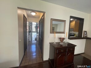 21 Hudson Glen St in Bethel, CT - Building Photo - Building Photo