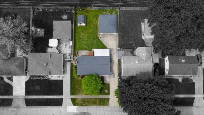 33755 Newport Dr in Sterling Heights, MI - Building Photo - Building Photo