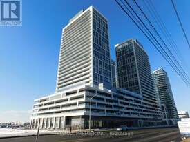 8960 Jane St in Vaughan, ON - Building Photo