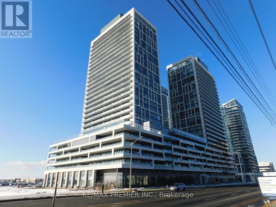 8960 Jane St in Vaughan, ON - Building Photo