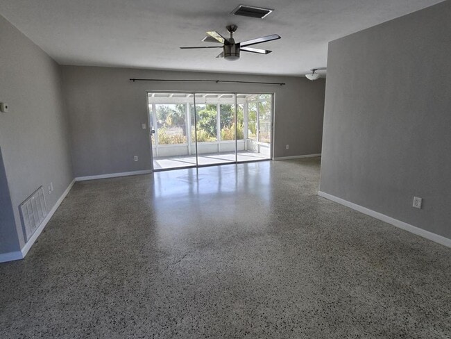 6258 Harcross Ct in Spring Hill, FL - Building Photo - Building Photo