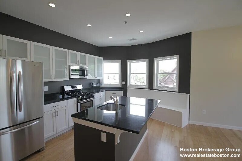 17 Ashley St in Boston, MA - Building Photo